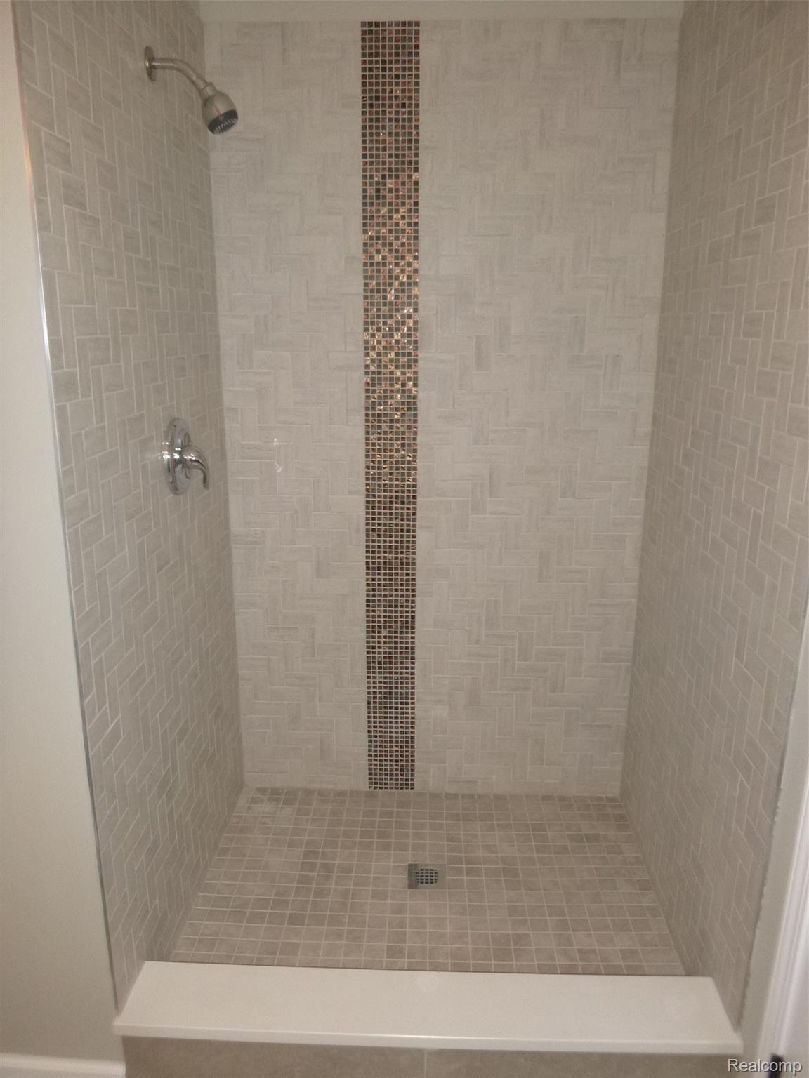 1814 Henbert Road West Bloomfield, MI 48324 - Photo 19 of 24 P1260109_52636.JPG