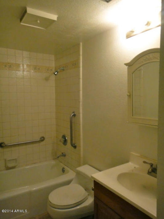 17 East Ruth Avenue, Unit 208 Phoenix, AZ 85020 - Photo 3 of 11 IMG_7619