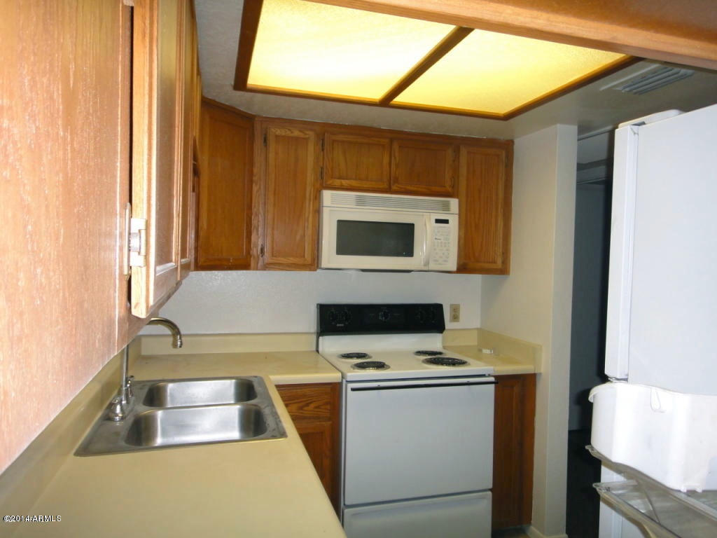 17 East Ruth Avenue, Unit 208 Phoenix, AZ 85020 - Photo 5 of 11 IMG_7621