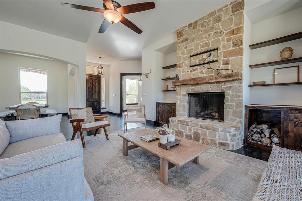 11445 Foutch Road Pilot Point, TX 76258 - Photo 7 of 40
