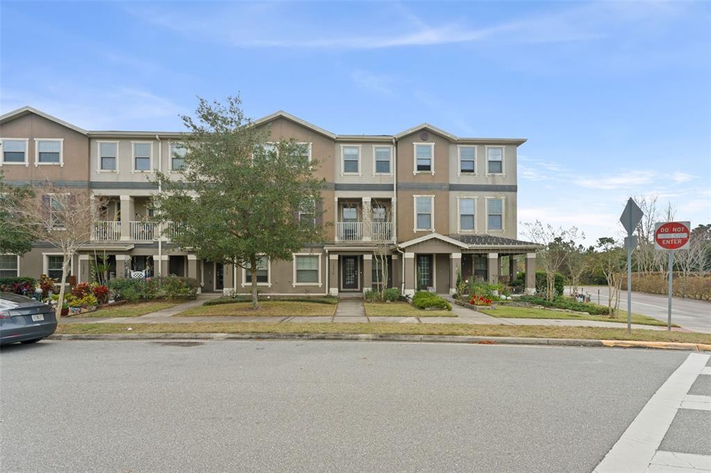 10814 Sunset Ridge Lane Orlando, FL 32832 - Photo 42 of 42 a front view of a building with street view