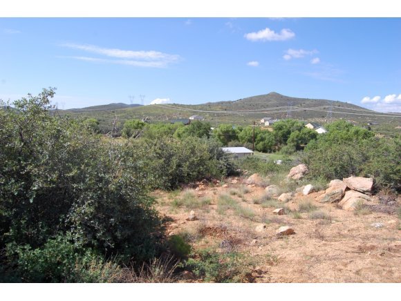 1340 Running Springs Road Dewey, AZ 86327 - Photo 12 of 20 a view of a yard with mountain