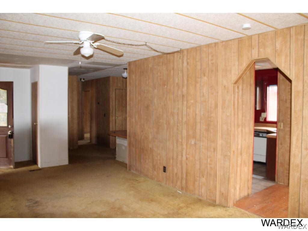 3383 Mayer Road Golden Valley, AZ 86413 - Photo 5 of 21 Living room