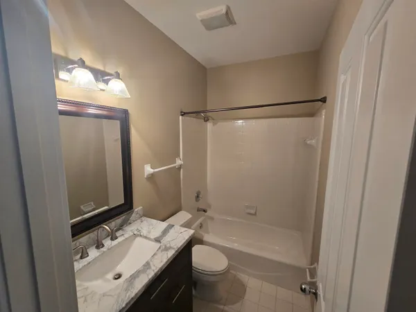 $2,450 | 113 Village Lane, Memphis, TN 38103