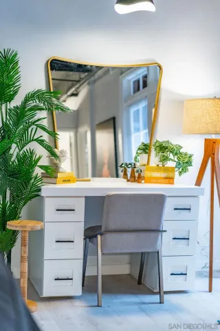 a close up view of washer and dryer