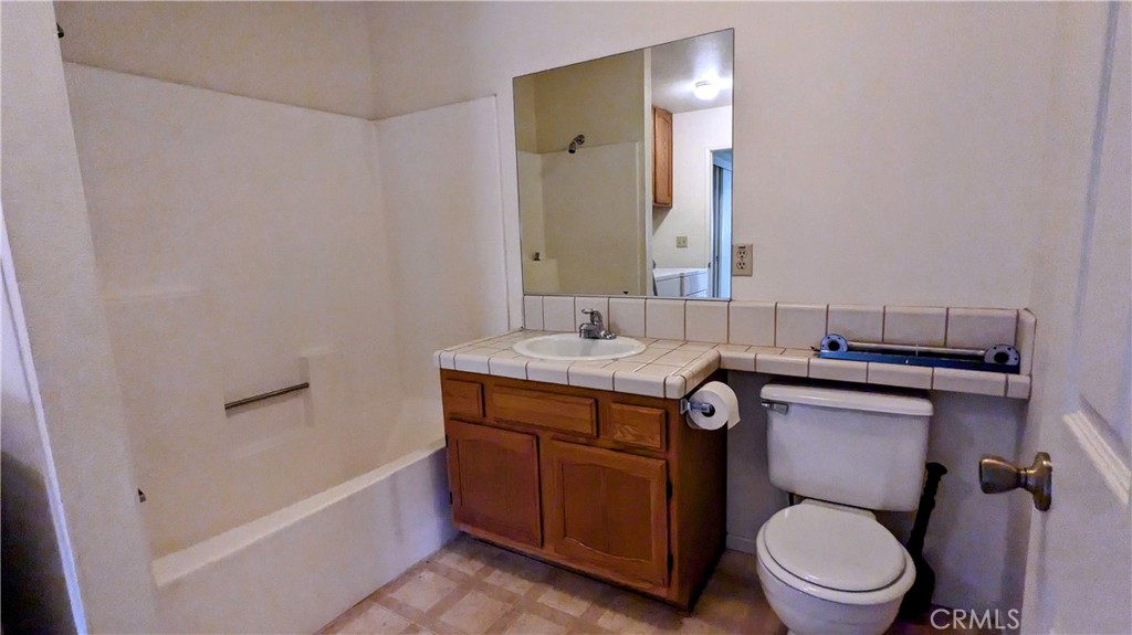 11682 Maple Street Apple Valley, CA 92308 - Photo 8 of 10 Primary Bathroom