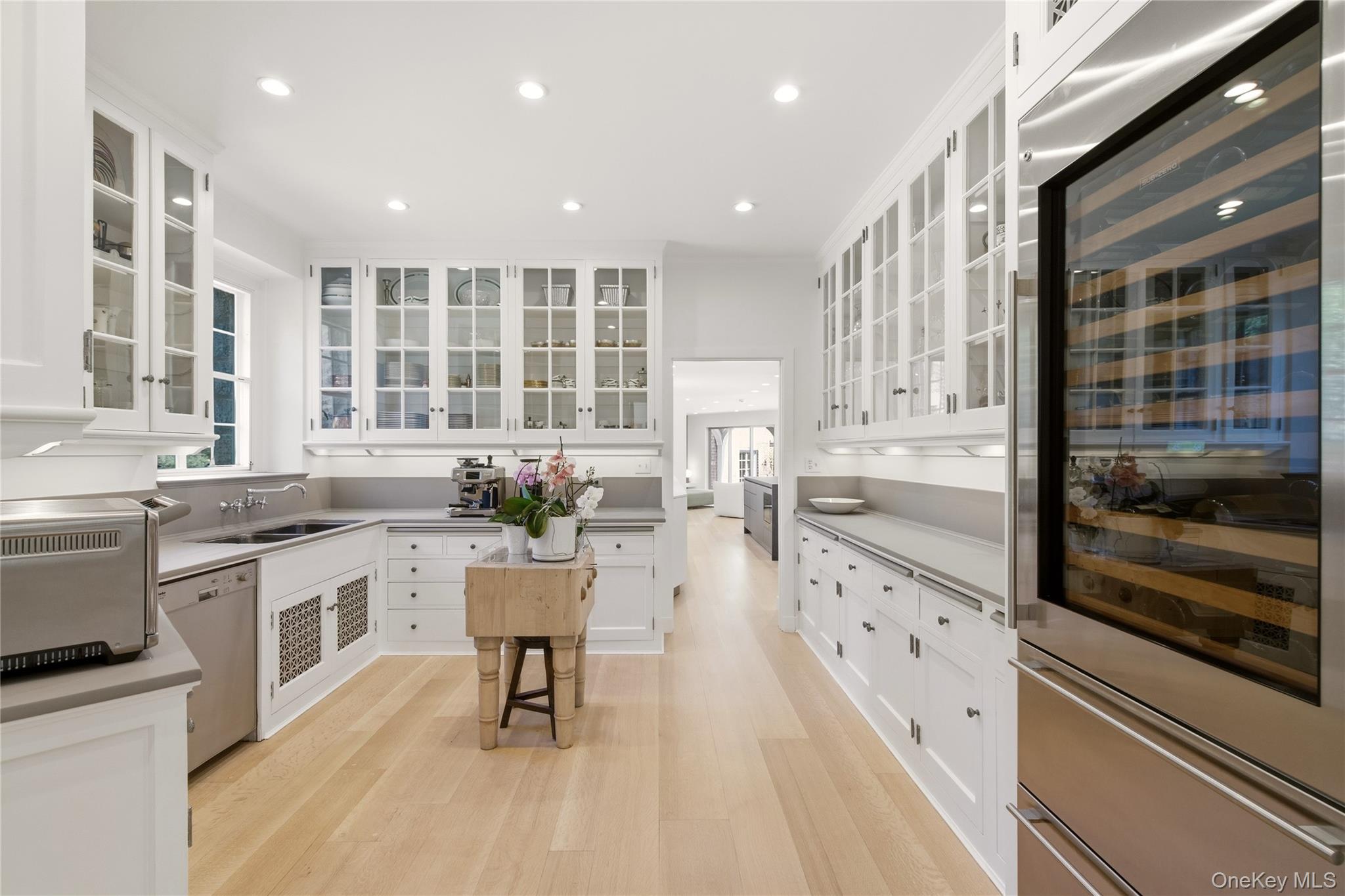 3 White Hill Road Cold Spring Harbor, NY 11724 - Photo 9 of 46 Gallery Image 9