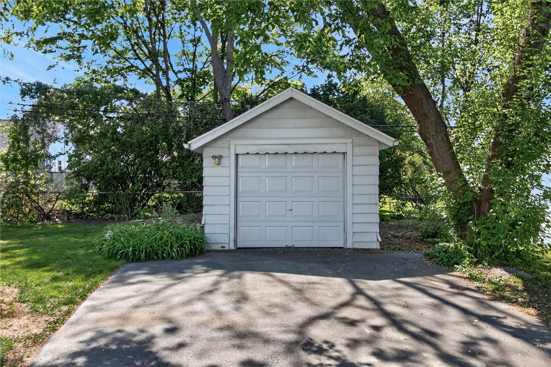 57 Curtice Road Irondequoit, NY 14617 - Photo 6 of 31