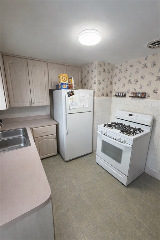 45 McPhee Road, Unit 1 Framingham, MA 01701 - Photo 5 of 9