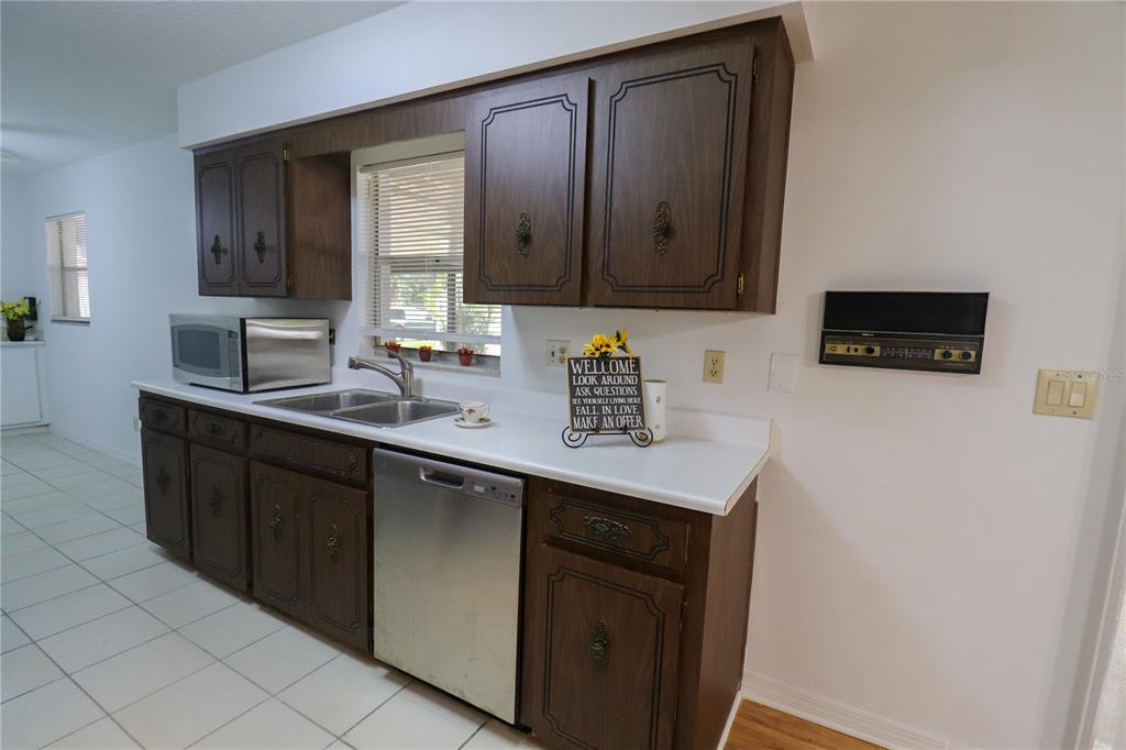 708 Camden Road Altamonte Springs, FL 32714 - Photo 15 of 42 Kitchen.