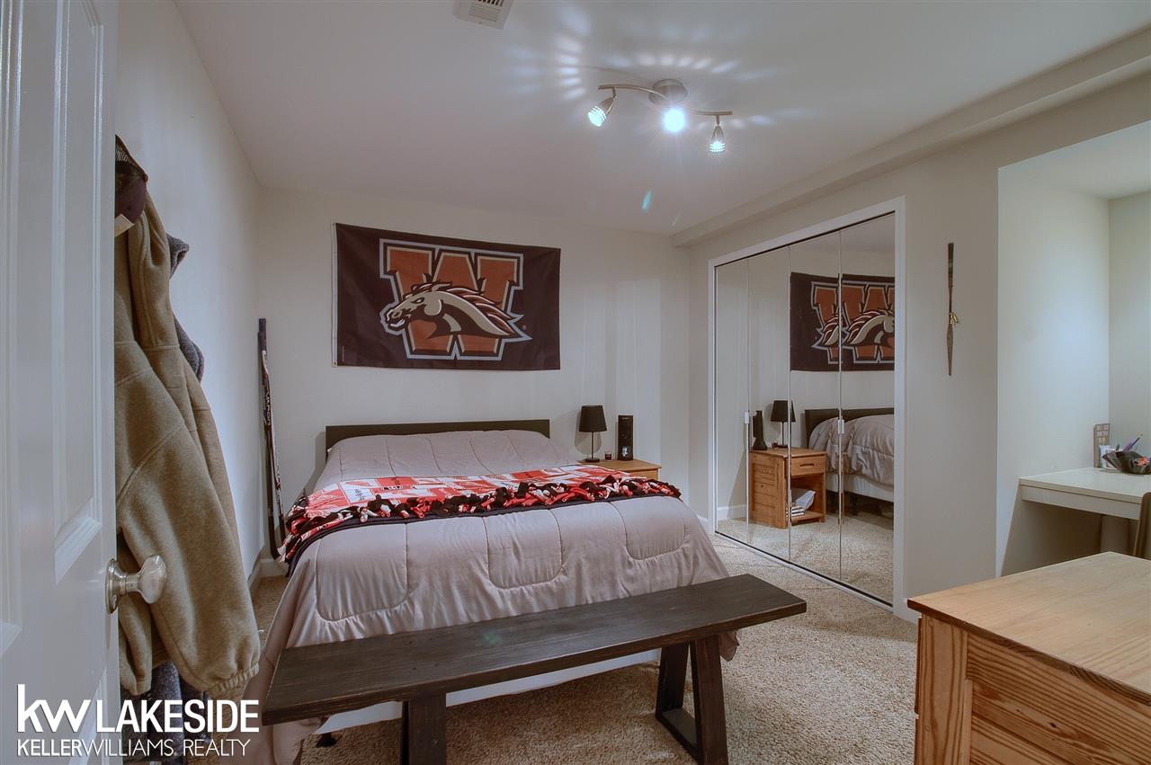 49212 Monte Road New Baltimore, MI 48047 - Photo 23 of 31 31380624-22.JPG