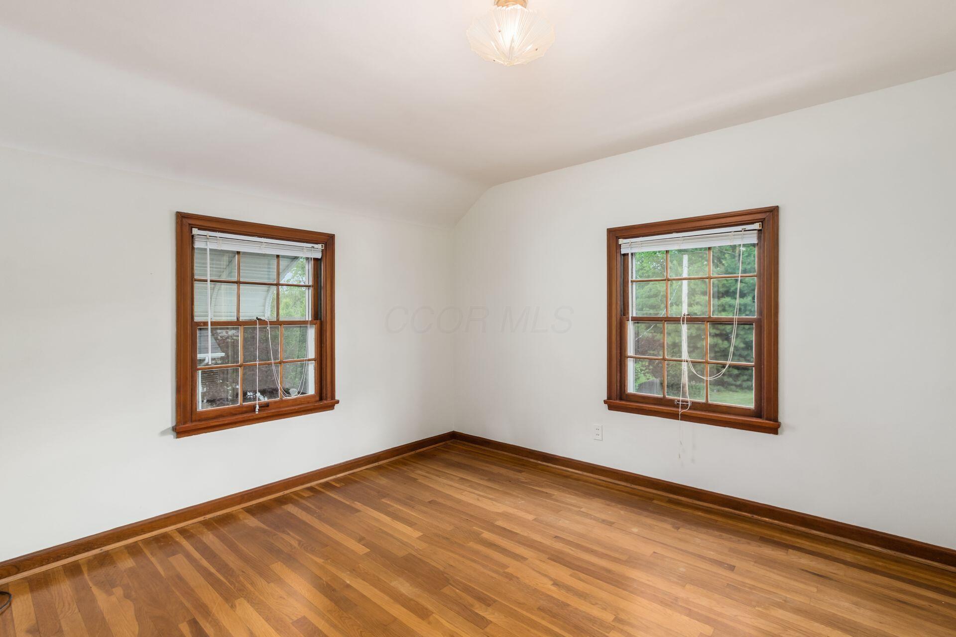 282 Garden Road Columbus, OH 43214 - Photo 23 of 38 Second Floor Bedroom