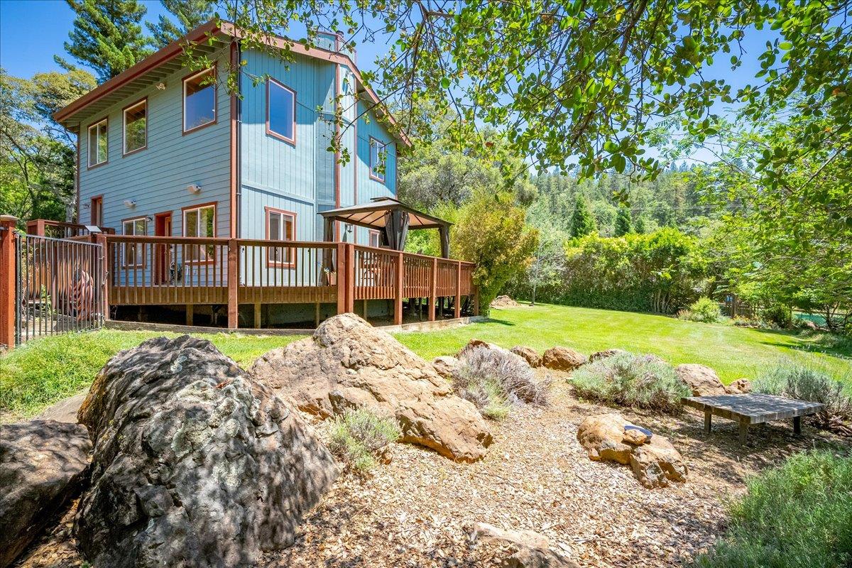 10947 East Lime Kiln Road Grass Valley, CA 95949 - Photo 59 of 94 Beautiful rock formations