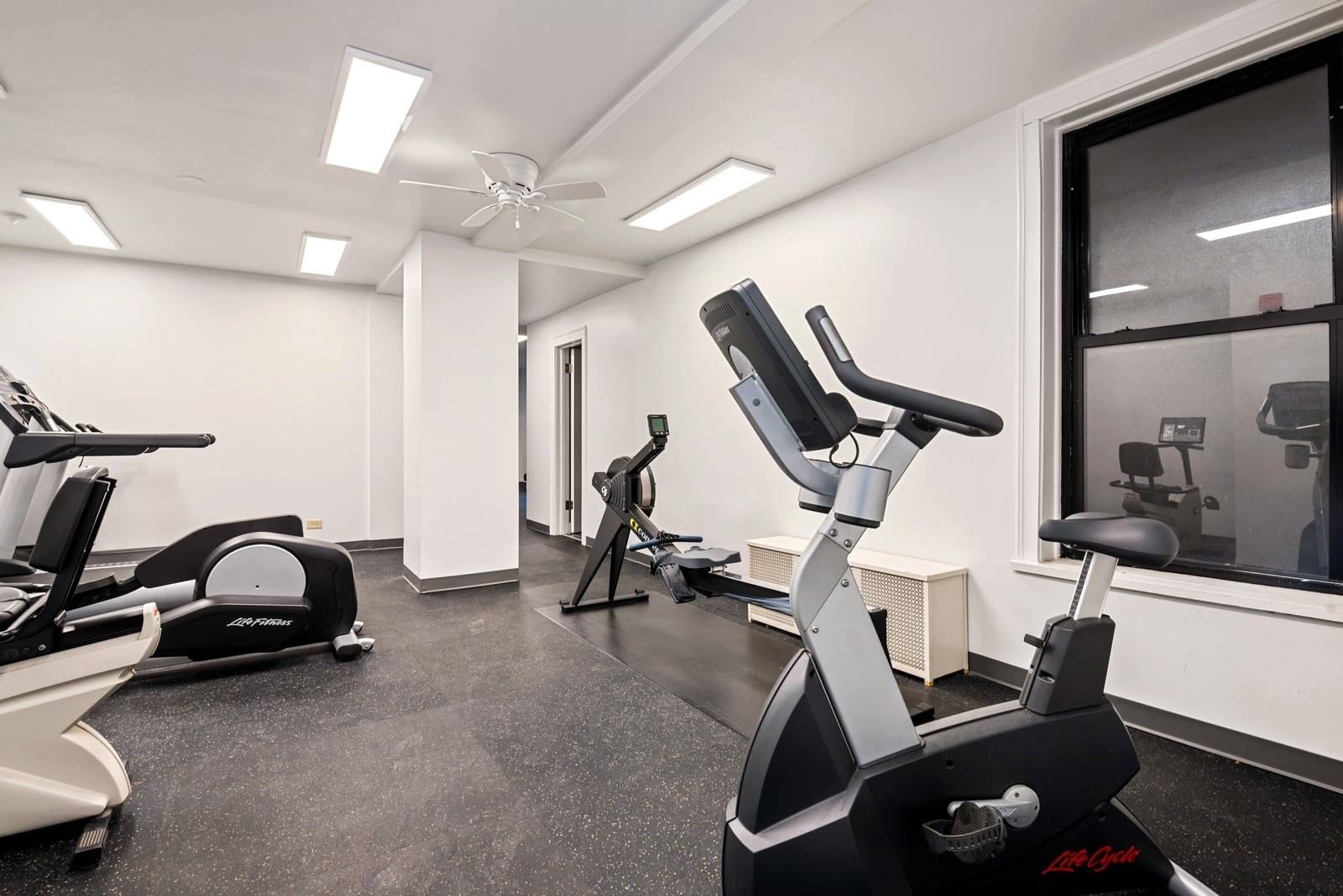 3100 North Sheridan Road, Unit 11D Chicago, IL 60657 - Photo 34 of 36 Gallery Image 34
