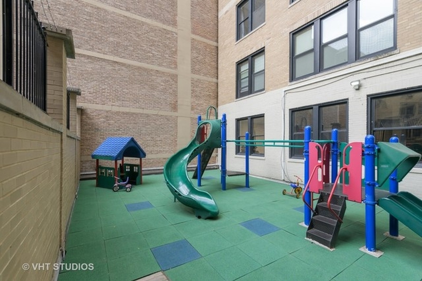 3100 North Sheridan Road, Unit 11D Chicago, IL 60657 - Photo 36 of 36 Gallery Image 36