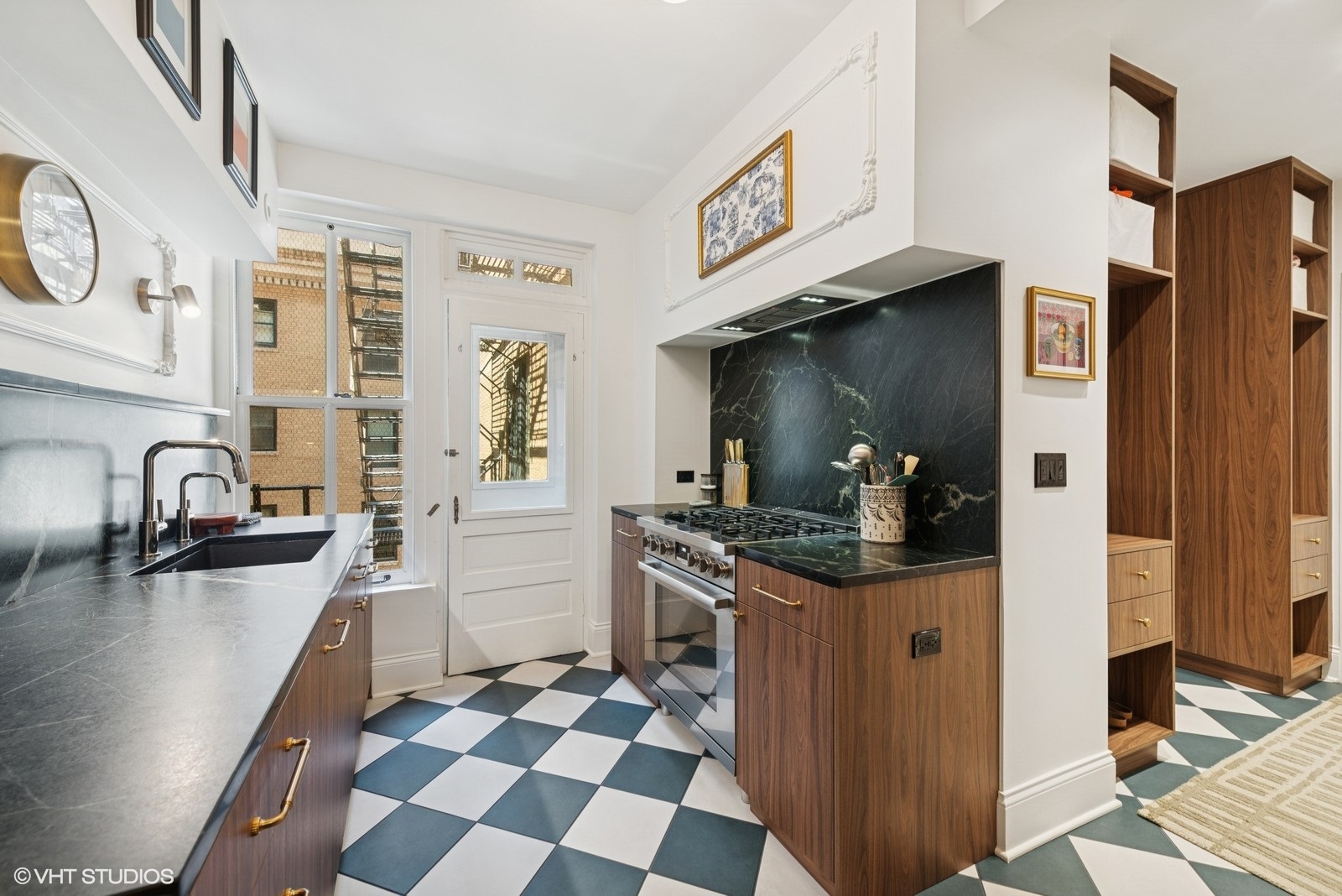 3100 North Sheridan Road, Unit 11D Chicago, IL 60657 - Photo 8 of 36 Gallery Image 8