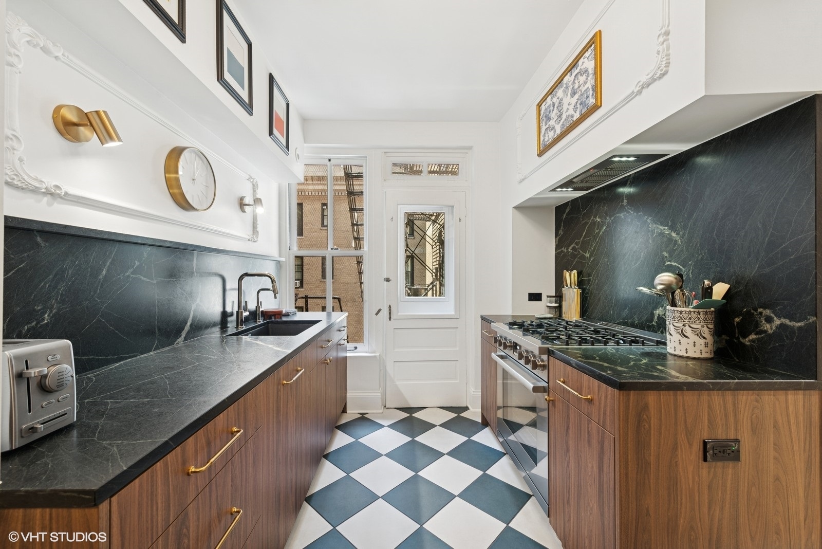 3100 North Sheridan Road, Unit 11D Chicago, IL 60657 - Photo 9 of 36 Gallery Image 9