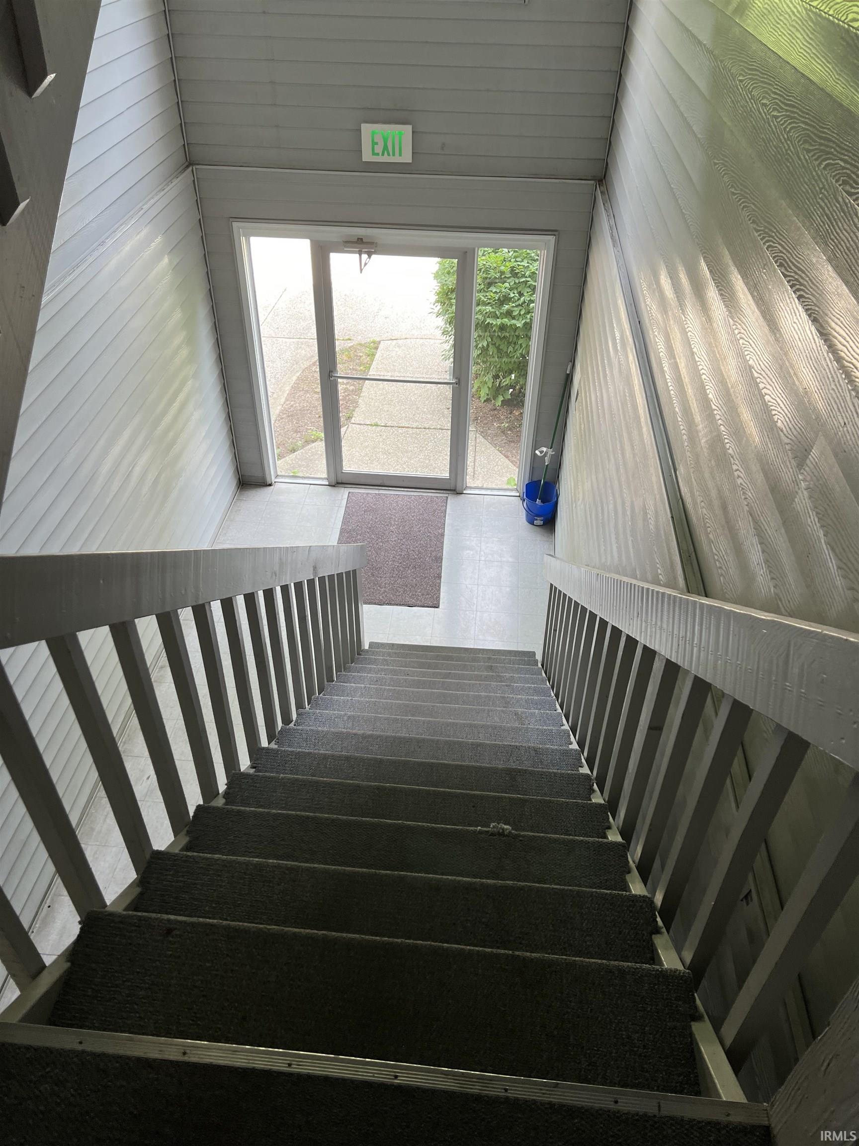 1368 South College Mall Road, Unit I4 Bloomington, IN 47401 - Photo 17 of 19