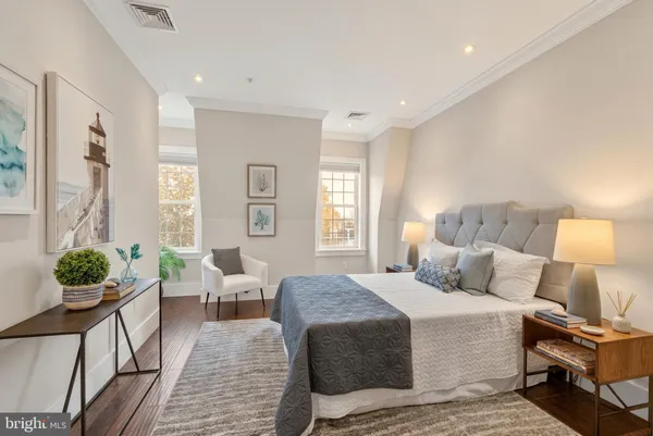 $829,700 | 1711 D Street Southeast, Unit 2, Washington, DC 20003