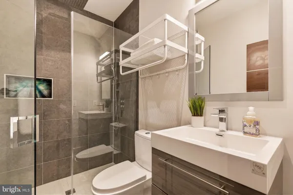 $829,700 | 1711 D Street Southeast, Unit 2, Washington, DC 20003