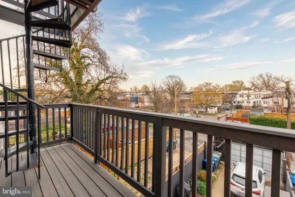 $829,700 | 1711 D Street Southeast, Unit 2, Washington, DC 20003