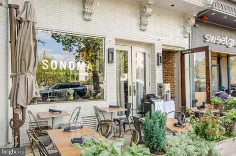 $829,700 | 1711 D Street Southeast, Unit 2, Washington, DC 20003