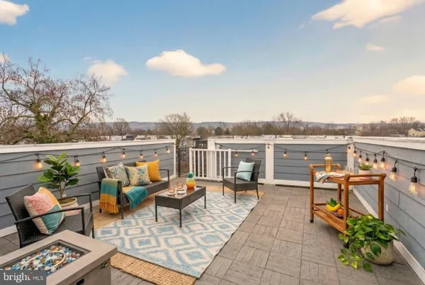 $829,700 | 1711 D Street Southeast, Unit 2, Washington, DC 20003