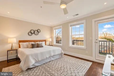 $829,700 | 1711 D Street Southeast, Unit 2, Washington, DC 20003