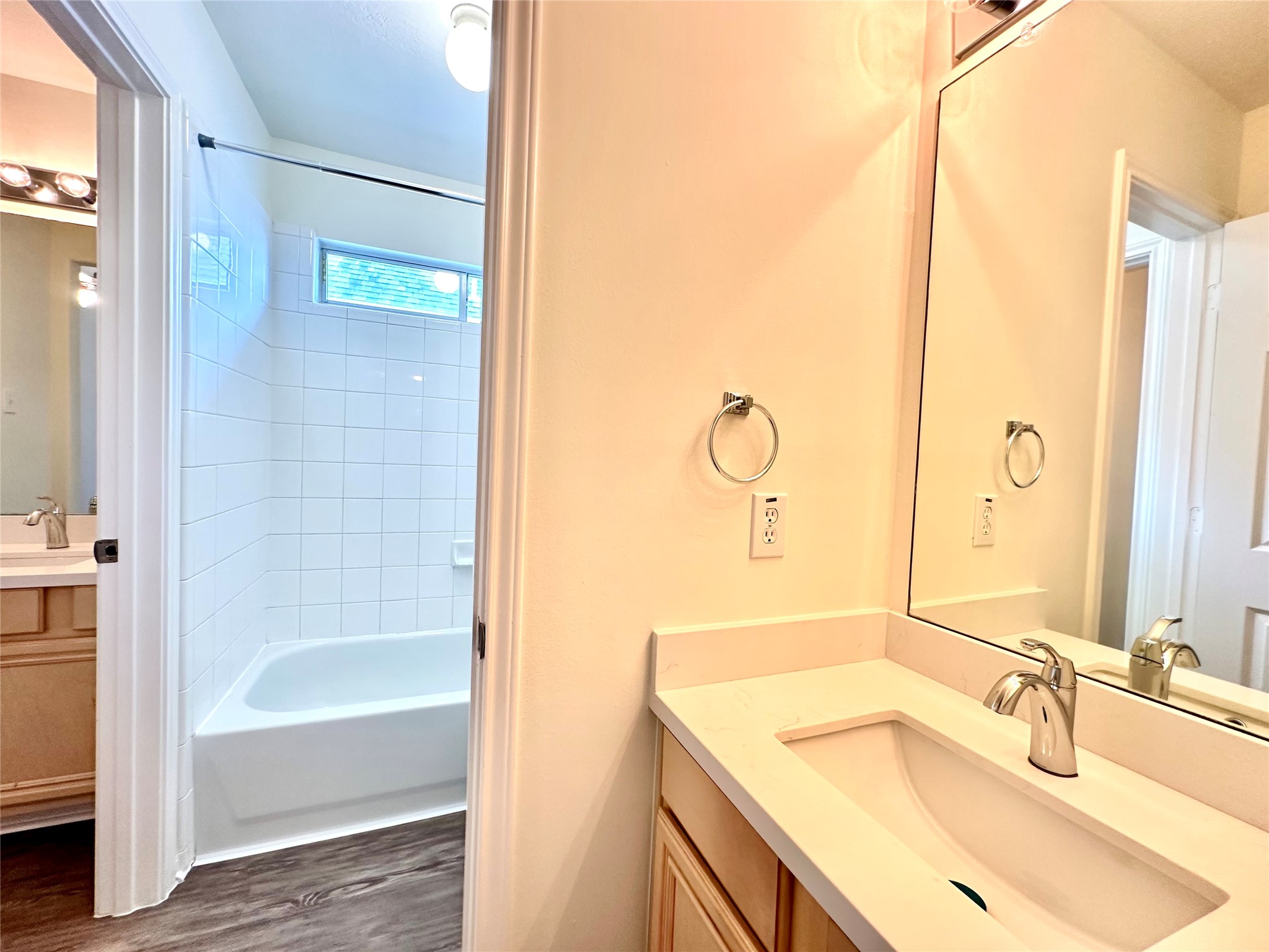 25311 Clover Ranch Drive Katy, TX 77494 - Photo 25 of 27 Secondary bathroom #4 hollywood bath that connect to secondary bathroom #3