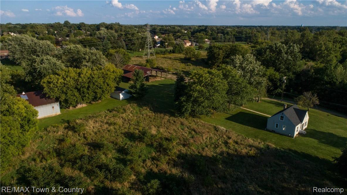 1406 Elms Road Flint, MI 48532 - Photo 5 of 39 5.jpg