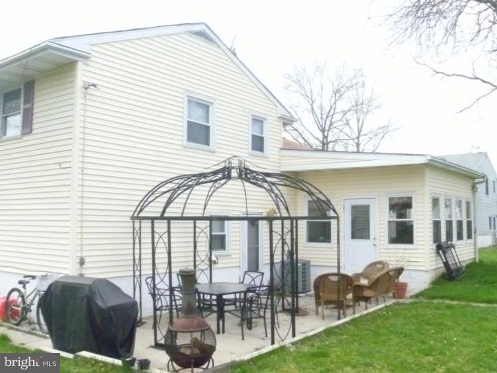 115 Miry Brook Road Hamilton Square, NJ 08690 - Photo 17 of 23 Exterior Back