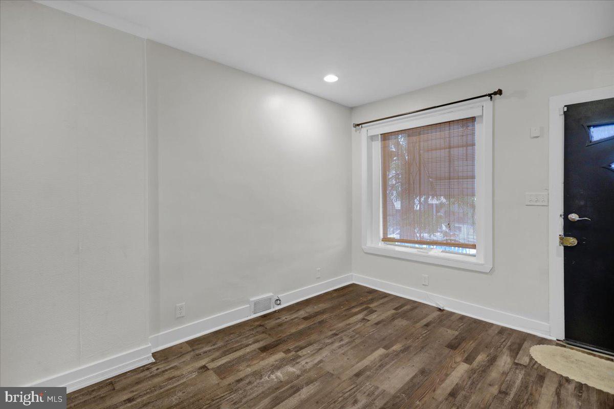1246 Spring Street Reading, PA 19604 - Photo 4 of 18 Gallery Image 4