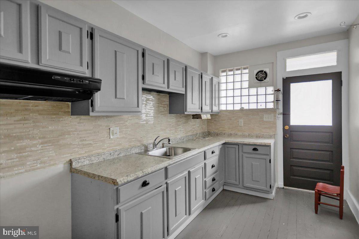 1246 Spring Street Reading, PA 19604 - Photo 7 of 18 Gallery Image 7