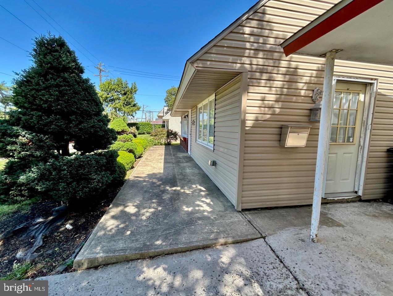 2817 Comly Road Philadelphia, PA 19154 - Photo 3 of 38 Gallery Image 3