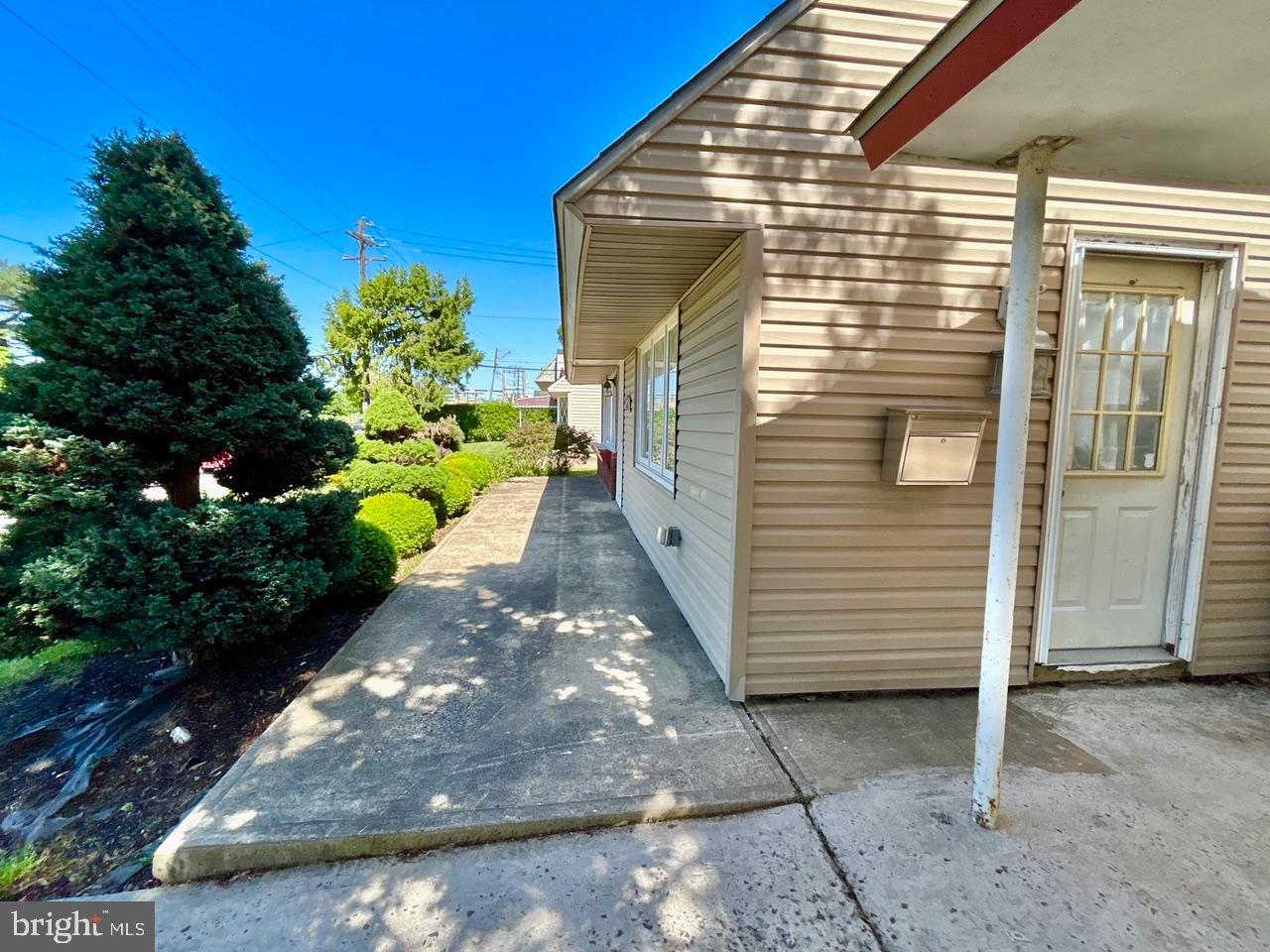 2817 Comly Road Philadelphia, PA 19154 - Photo 4 of 38 Gallery Image 4