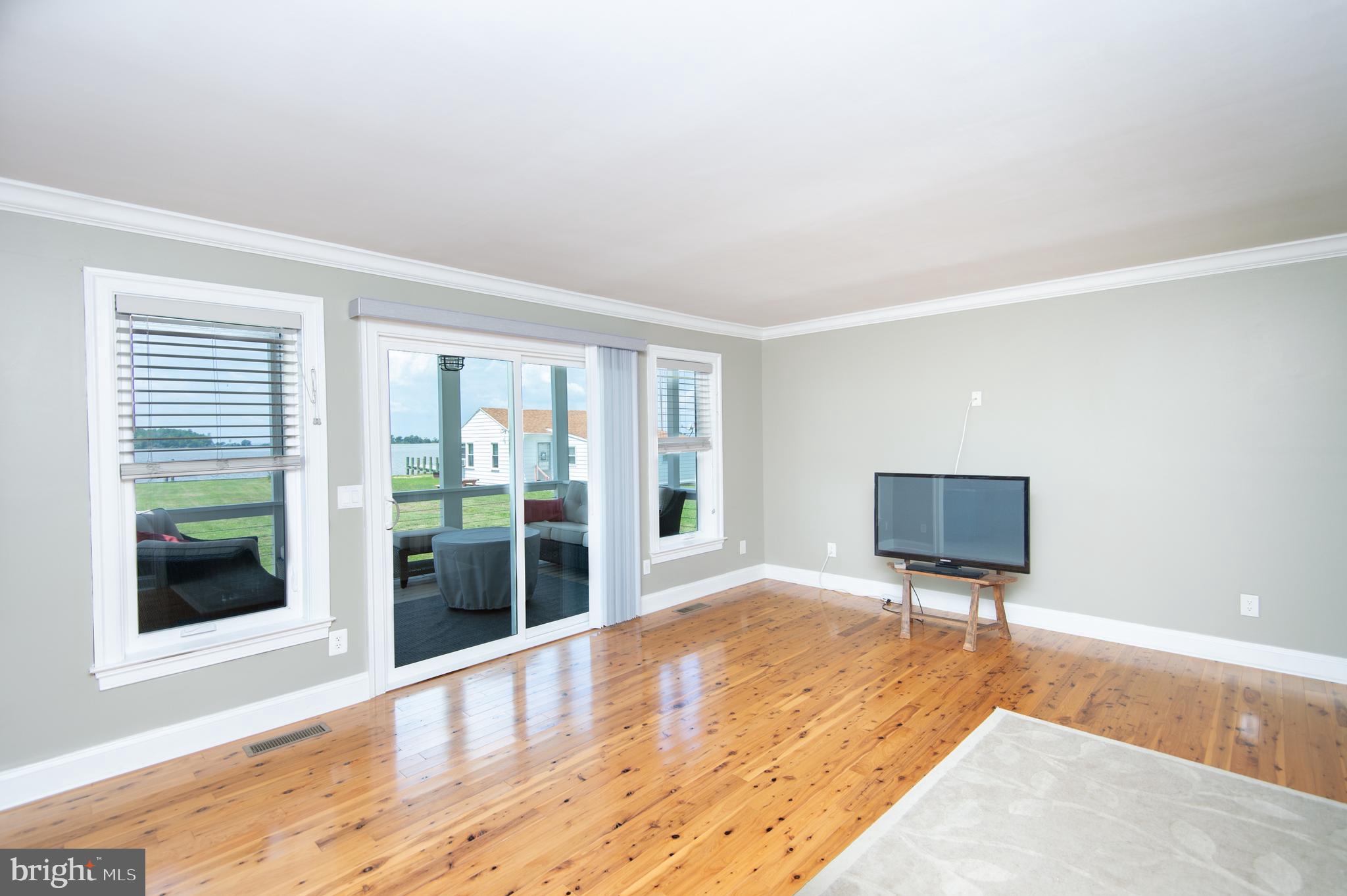 6106 Twin Point Cove Road Cambridge, MD 21613 - Photo 14 of 120 Family Room