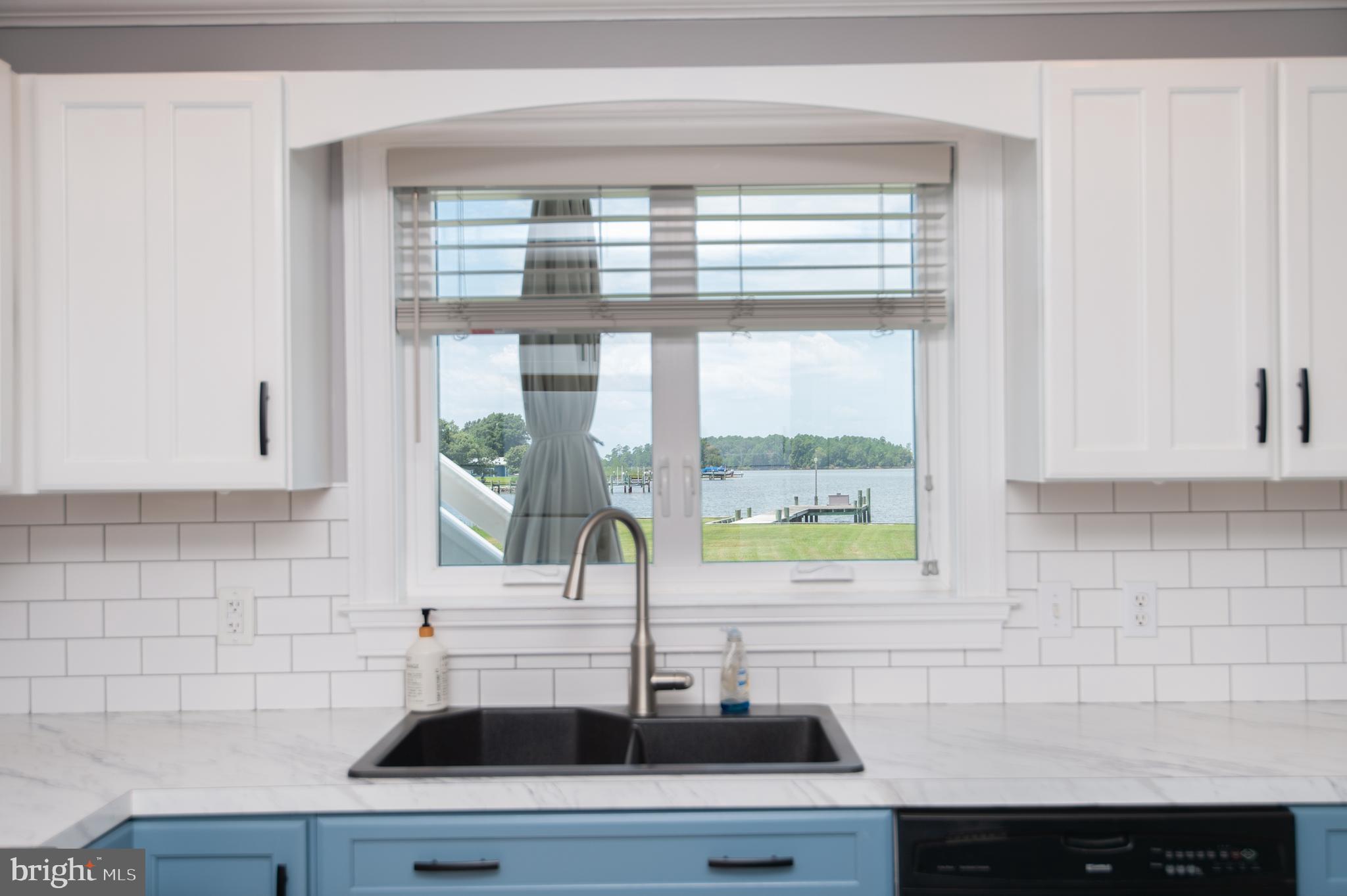 6106 Twin Point Cove Road Cambridge, MD 21613 - Photo 19 of 120 Subway tile backsplash