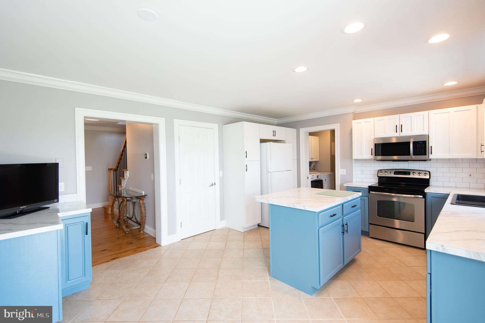 6106 Twin Point Cove Road Cambridge, MD 21613 - Photo 24 of 120 Kitchen to foyer