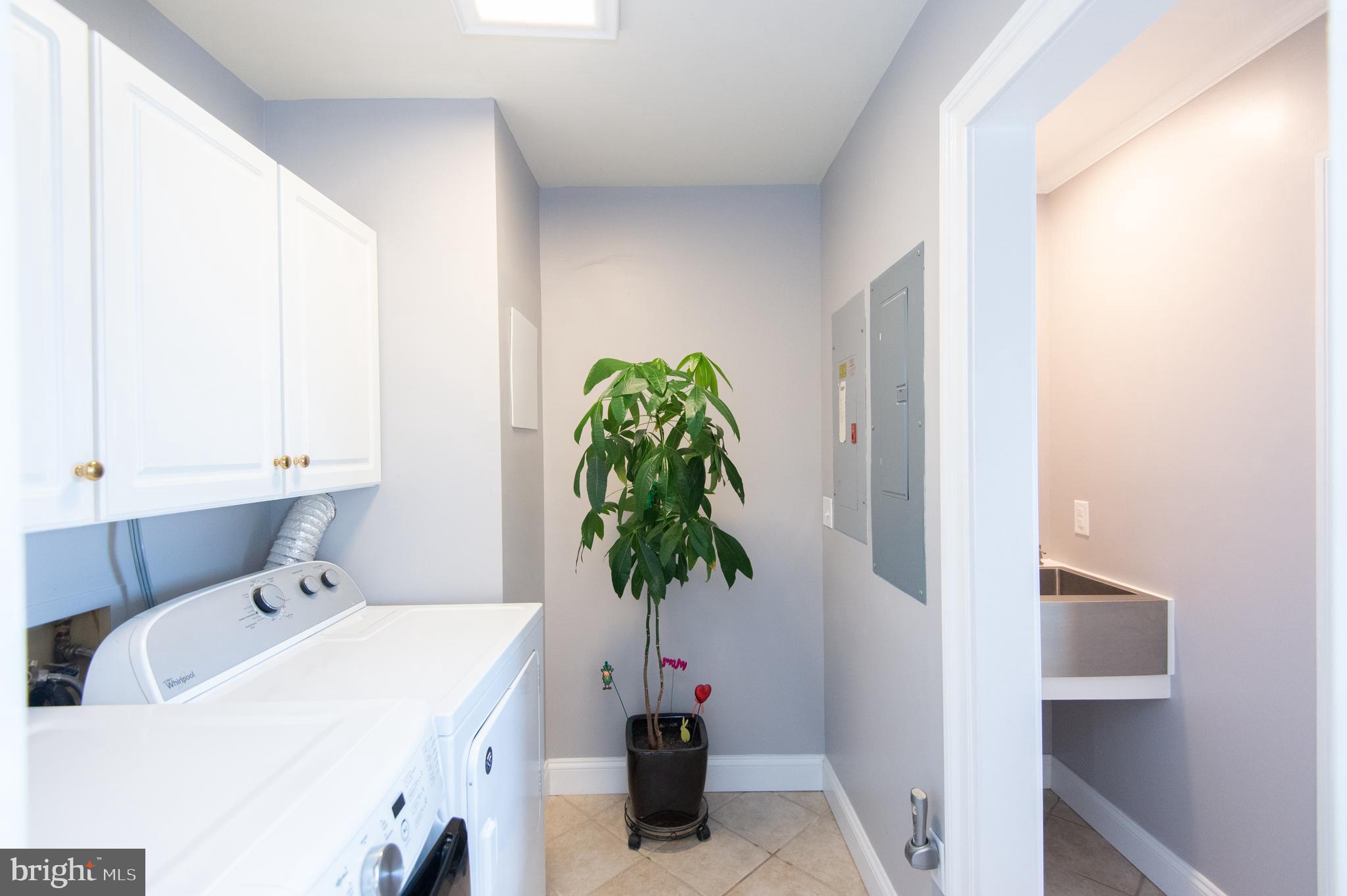6106 Twin Point Cove Road Cambridge, MD 21613 - Photo 28 of 120 Main Level laundry room