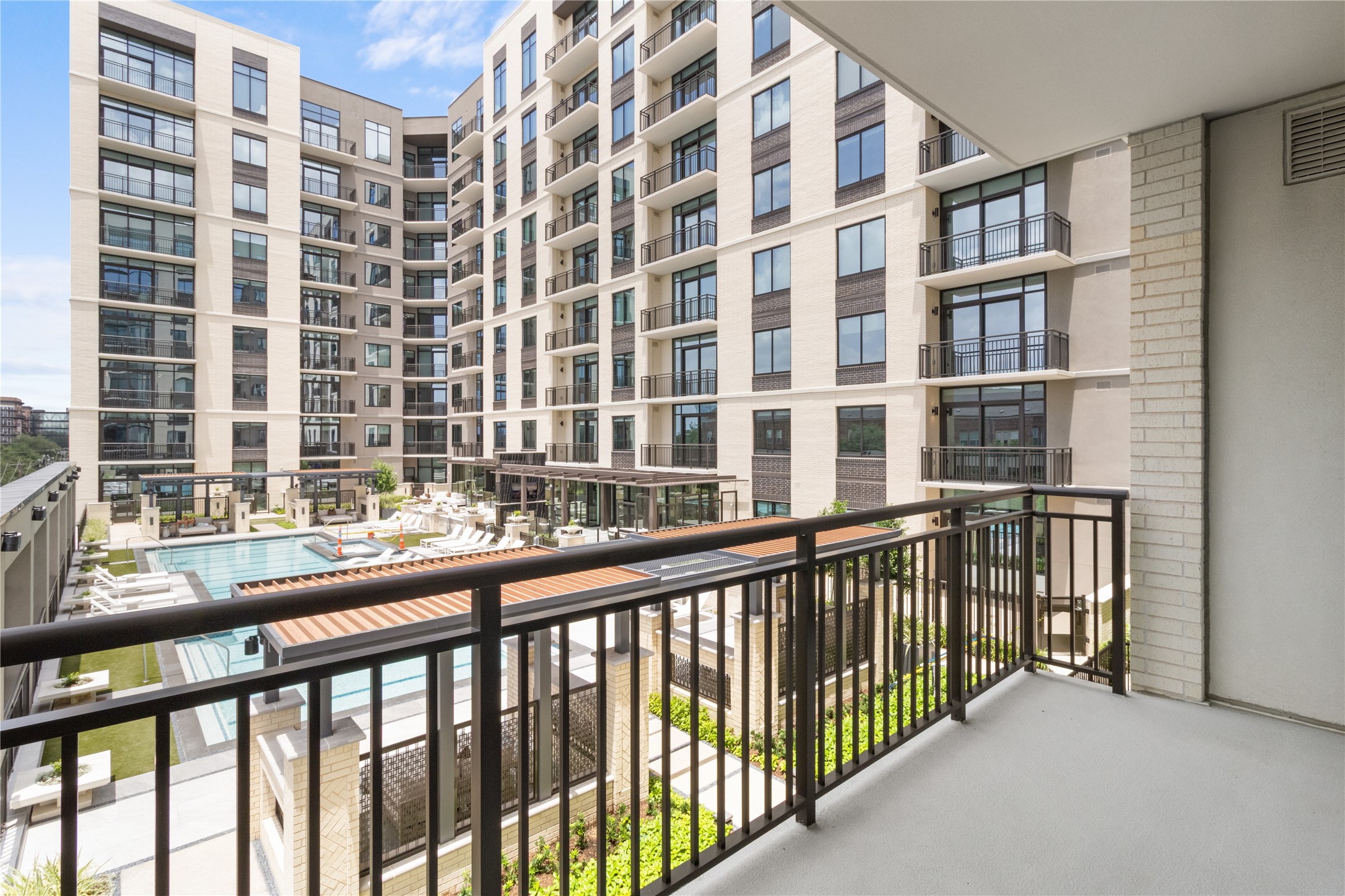 2311 Westheimer Road, Unit 529 Houston, TX 77098 - Photo 14 of 33 a view of building from a balcony