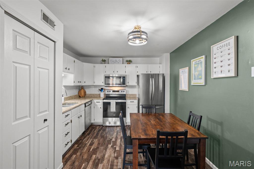 621 South Kirkwood Road, Unit 202 St. Louis, MO 63122 - Photo 11 of 29