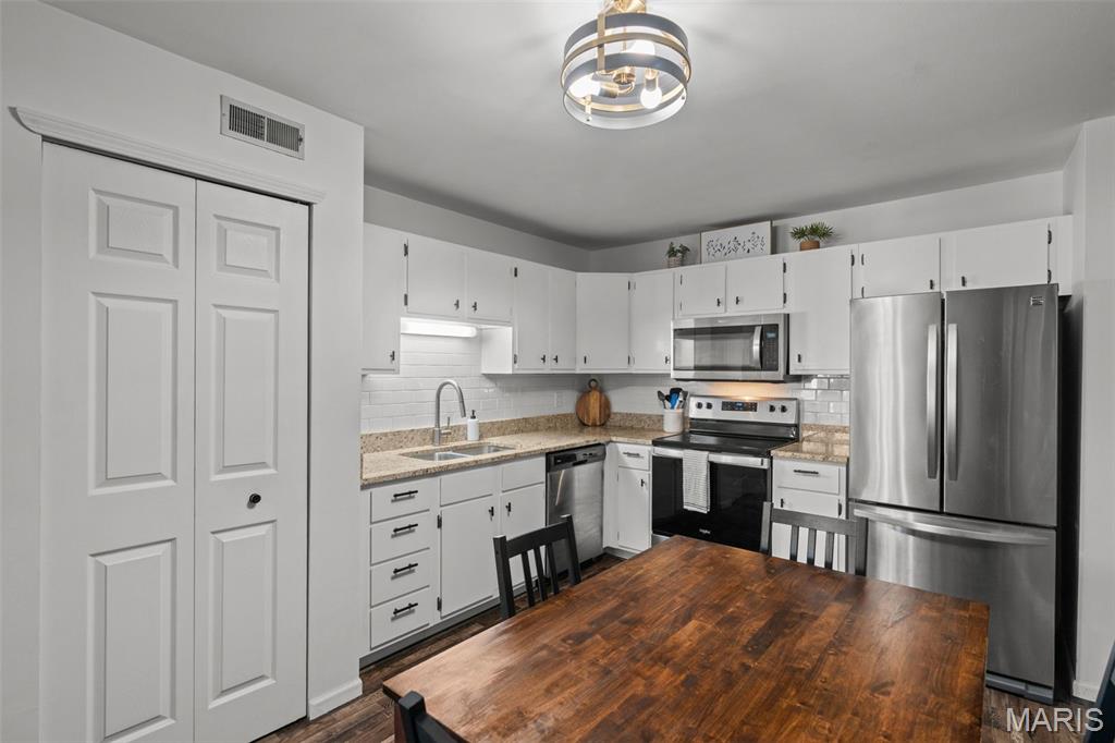 621 South Kirkwood Road, Unit 202 St. Louis, MO 63122 - Photo 8 of 29