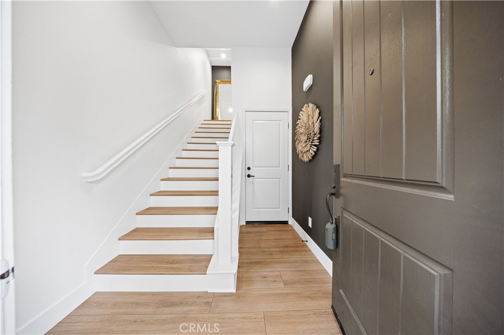 89 Kestrel Irvine, CA 92618 - Photo 7 of 45 a view of entryway