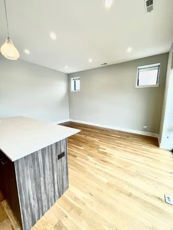 $3,100 | 4555 North Ravenswood Avenue, Unit 403, Chicago, IL 60640