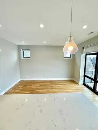 $3,100 | 4555 North Ravenswood Avenue, Unit 403, Chicago, IL 60640
