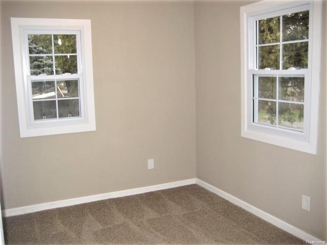 290 Reymont Road Waterford, MI 48327 - Photo 16 of 19 31320193-15.JPG