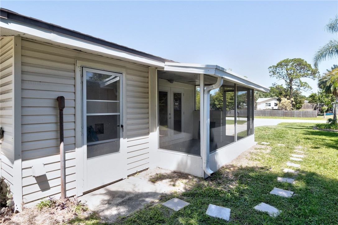 412 Del Monte Road Sebastian, FL 32958 - Photo 16 of 36 Gallery Image 16