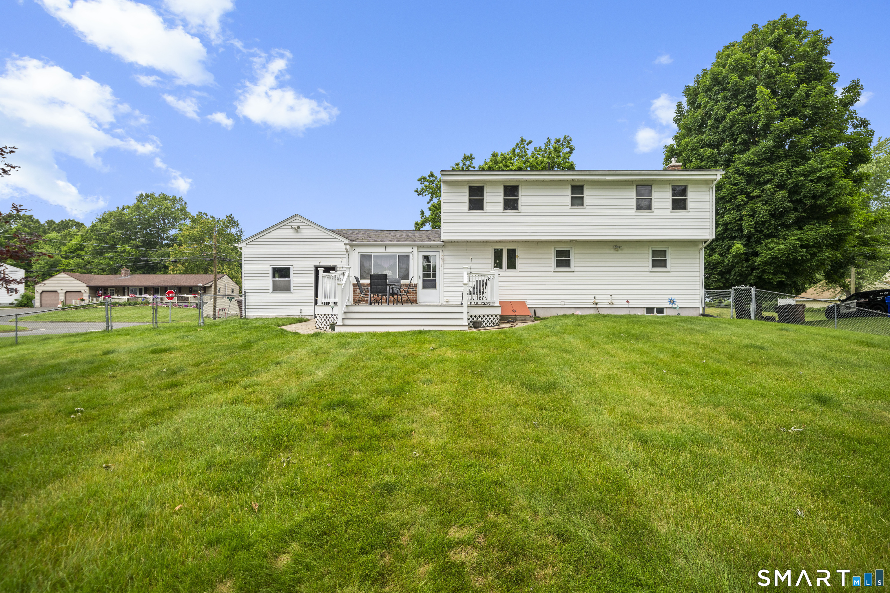 18 Bess Road Enfield, CT 06082 - Photo 3 of 27
