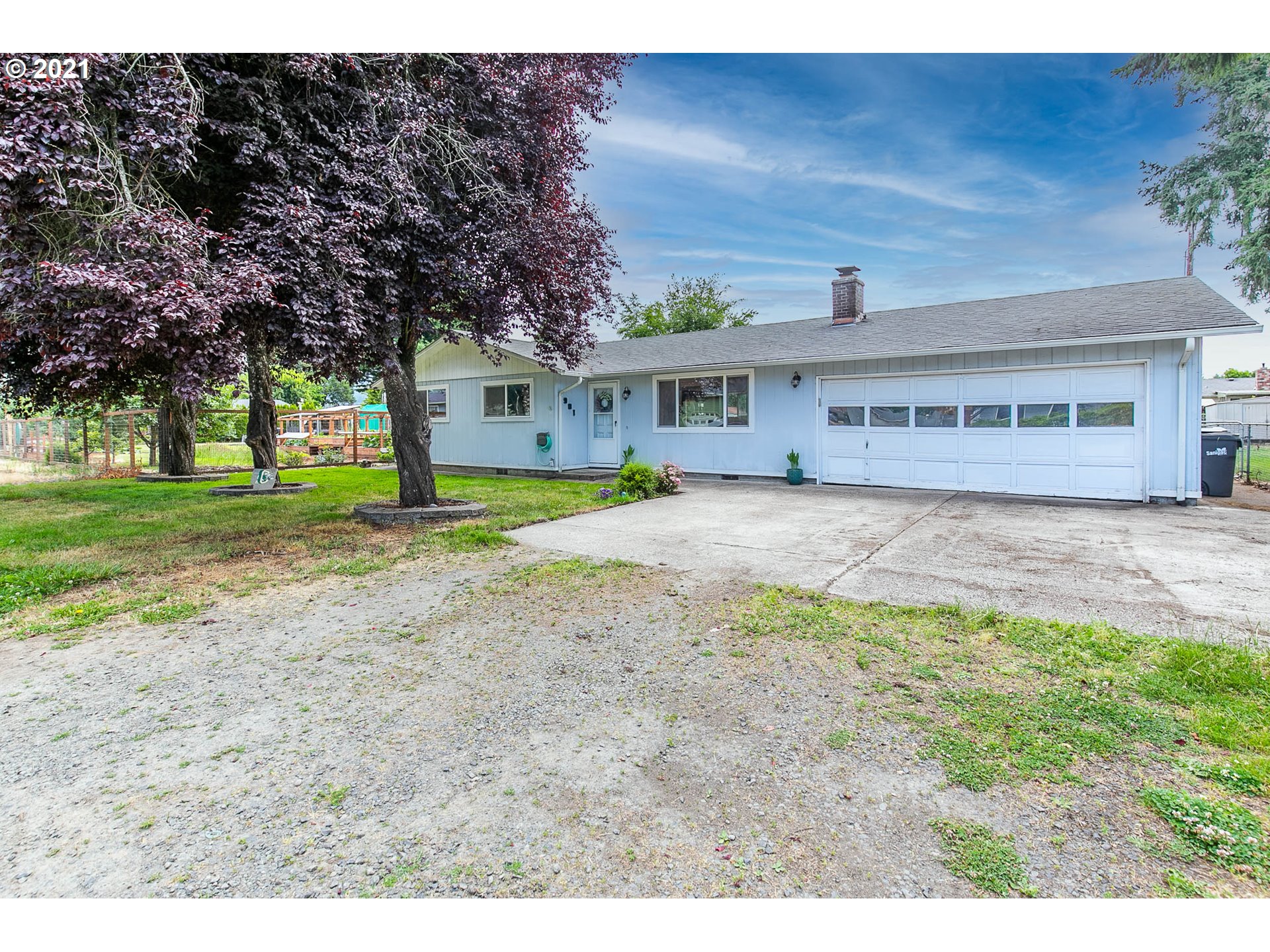 901 54th Place Springfield, OR 97478 - Photo 2 of 27