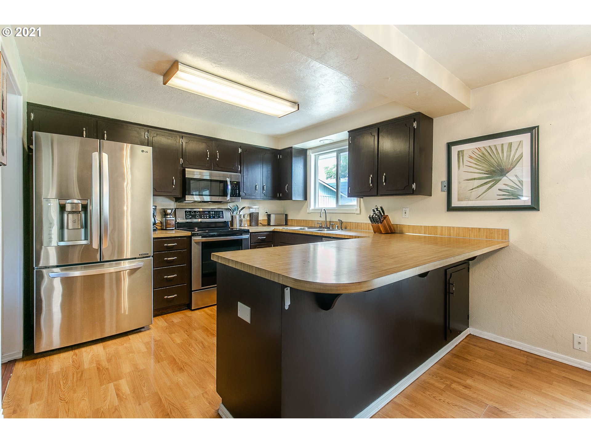 901 54th Place Springfield, OR 97478 - Photo 11 of 27
